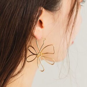 Zara Gold Open-Flower Wire Hoop Earrings